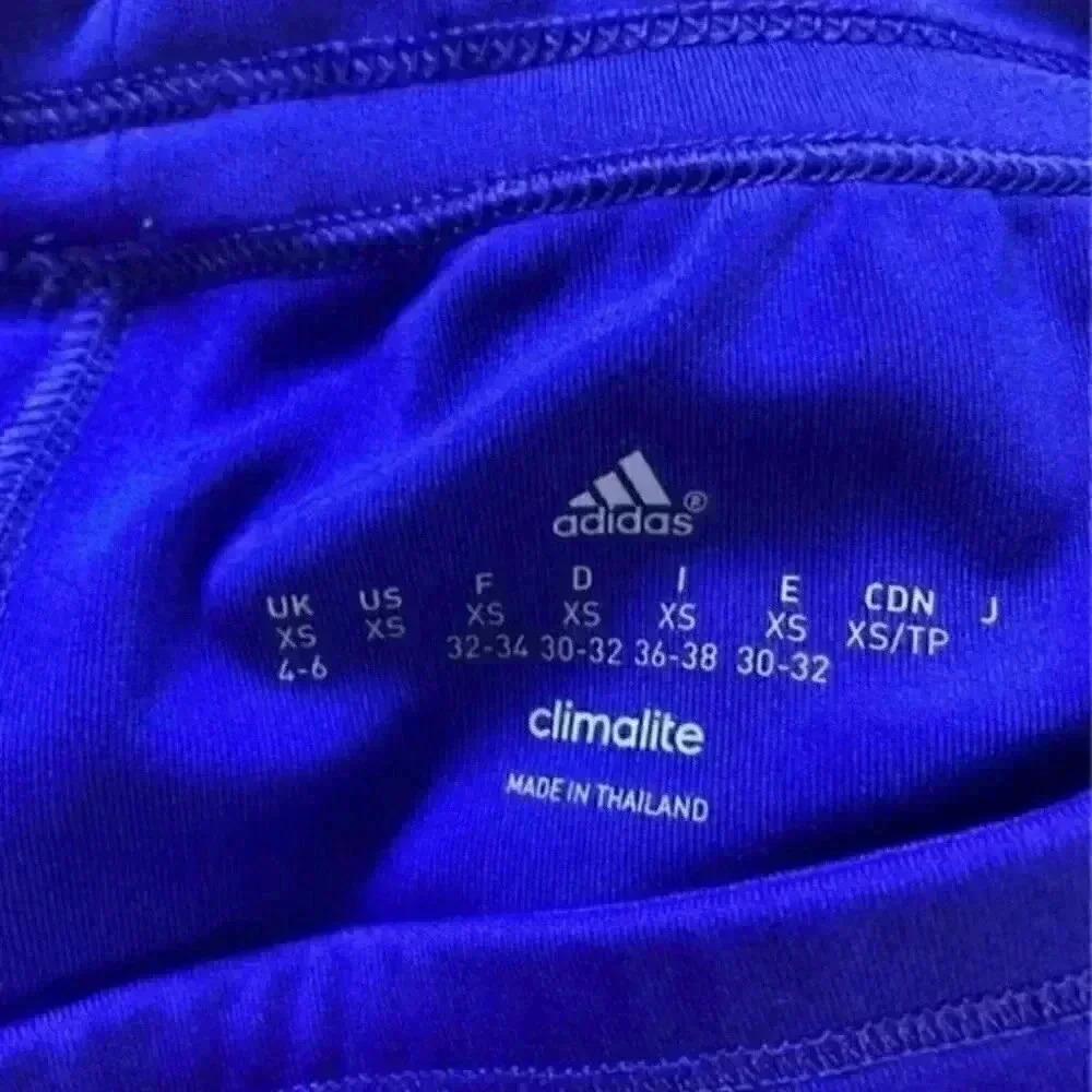 ⭐️ Adidas cropped pants in size xs - Picture 3 of 4